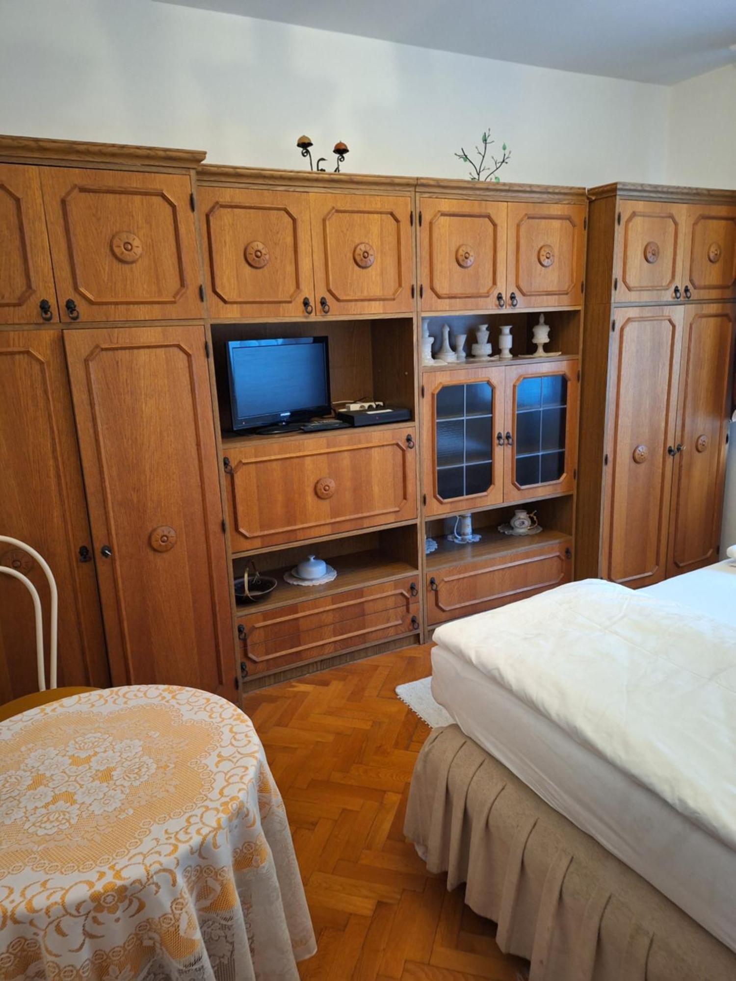 Pension Ovari Buk Exterior photo