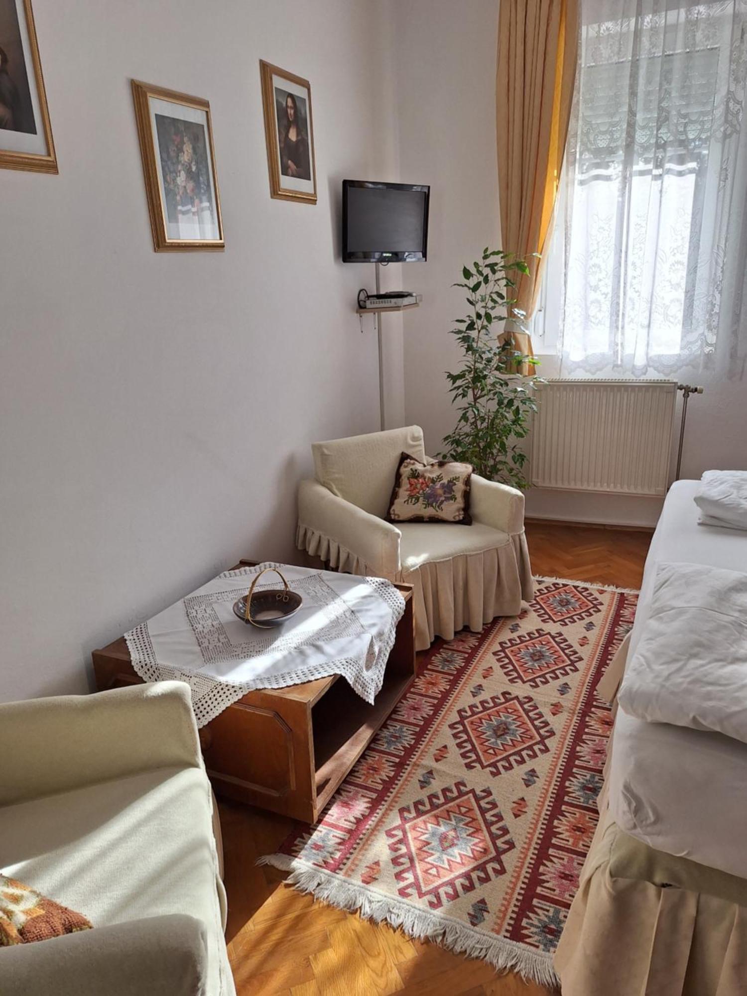 Pension Ovari Buk Exterior photo