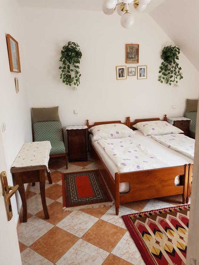 Pension Ovari Buk Exterior photo